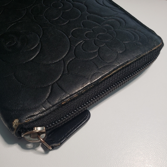 Chanel Black Camellia Embossed Zipped Wallet - Picture 10 of 16